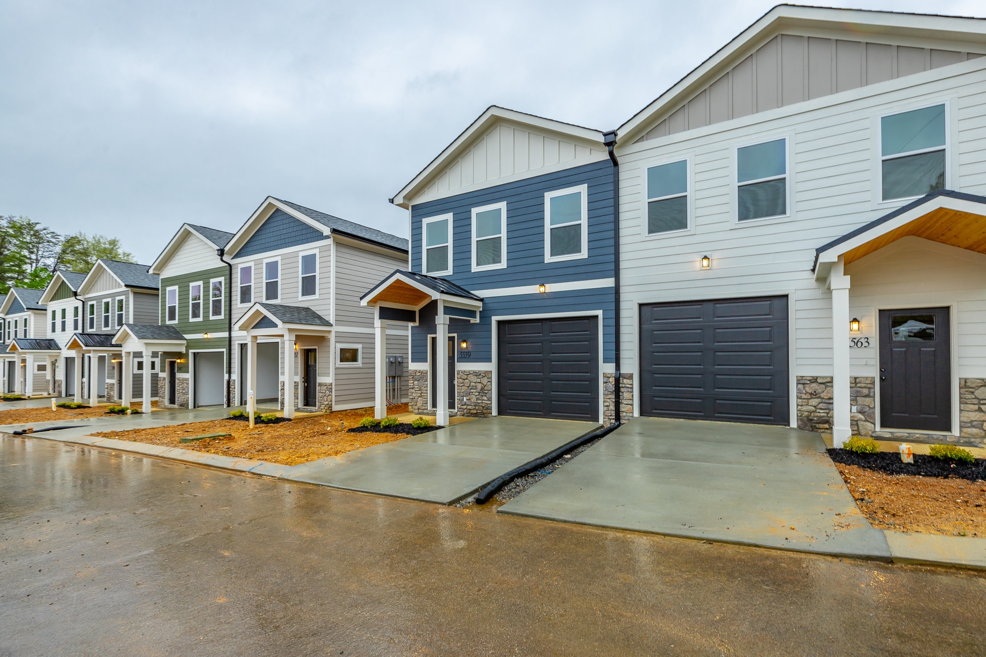 Building Photo - 5559 Stream Ln