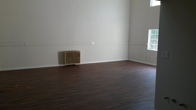 Building Photo - 3125 Hoover St