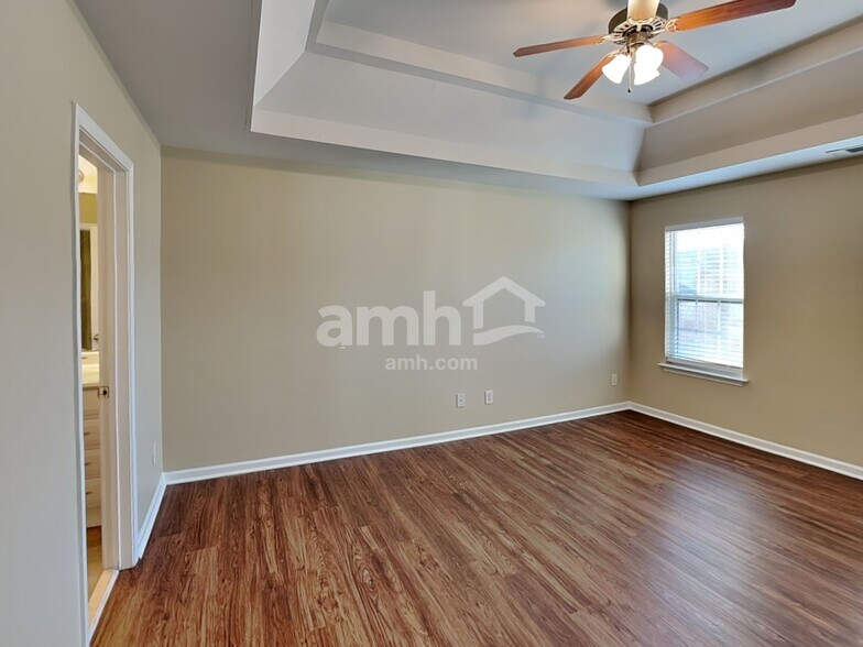 Building Photo - 112 Dunnell Rd