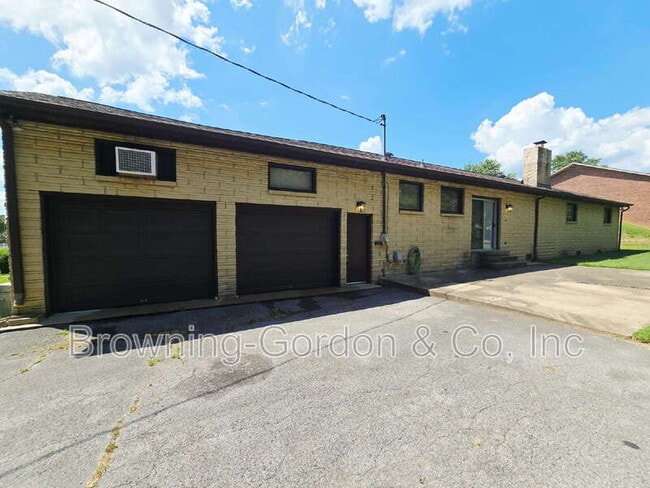 Building Photo - 790 Bellevue Rd