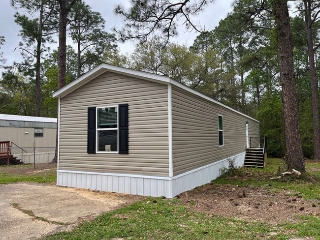 Building Photo - 14142 Lorraine Rd