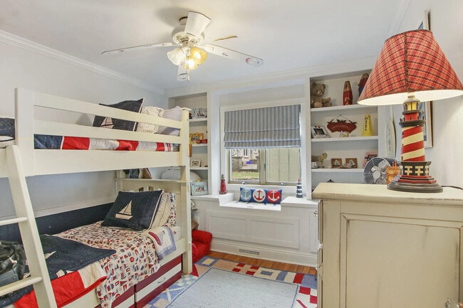 Building Photo - 642 Agaming Rd