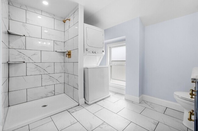 Building Photo - 1A Puritan Ave