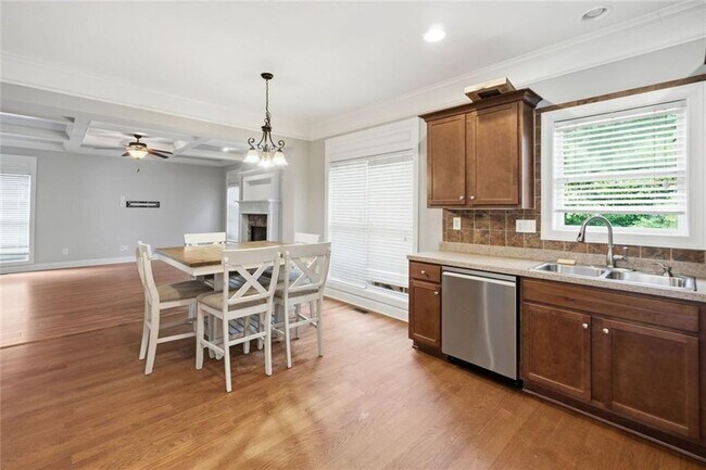 Building Photo - 518 S Fortune Way