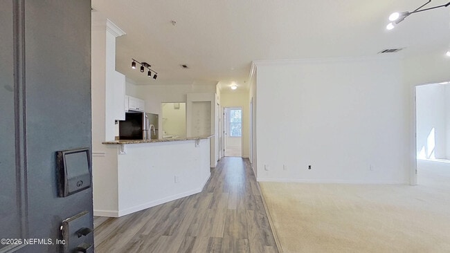 Building Photo - 13810 Sutton Park Dr N