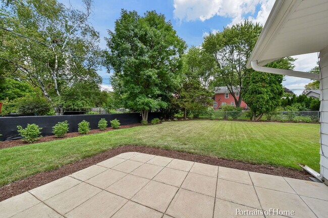 Building Photo - 311 Longview Dr