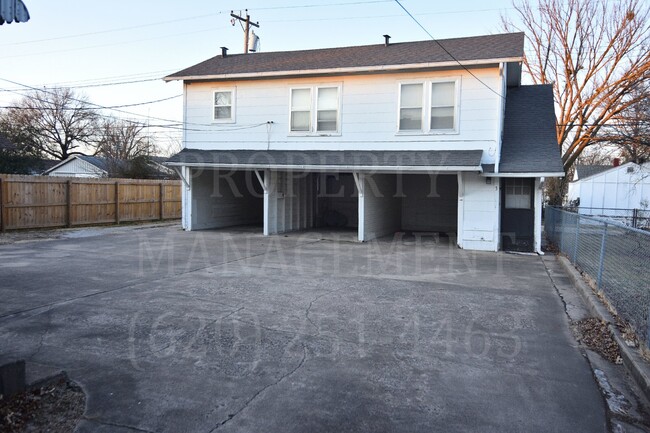 Building Photo - 1 bed, 1 bath rental unit close to schools...