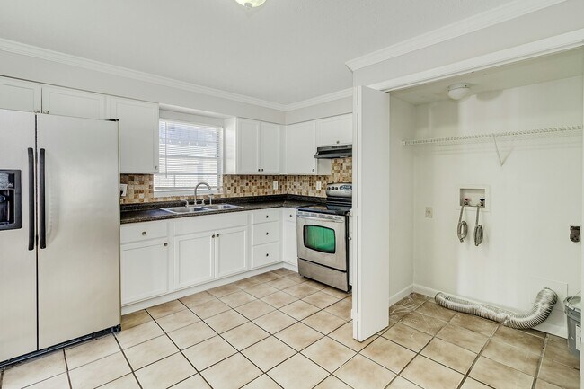 Building Photo - 8727 N 50th St