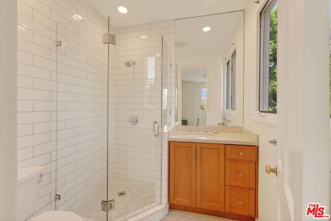 Building Photo - 16015 W Northfield St