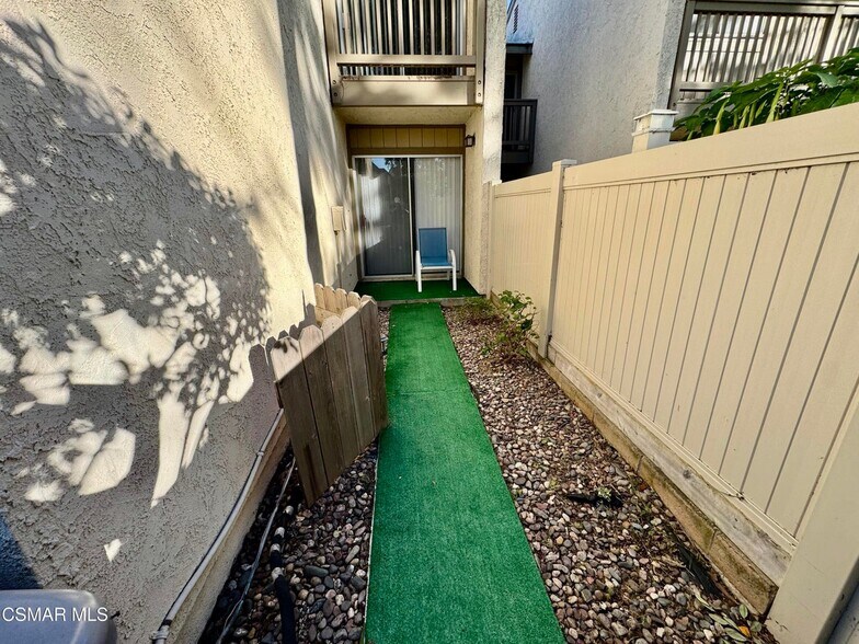 Building Photo - 15266 Campus Park Dr