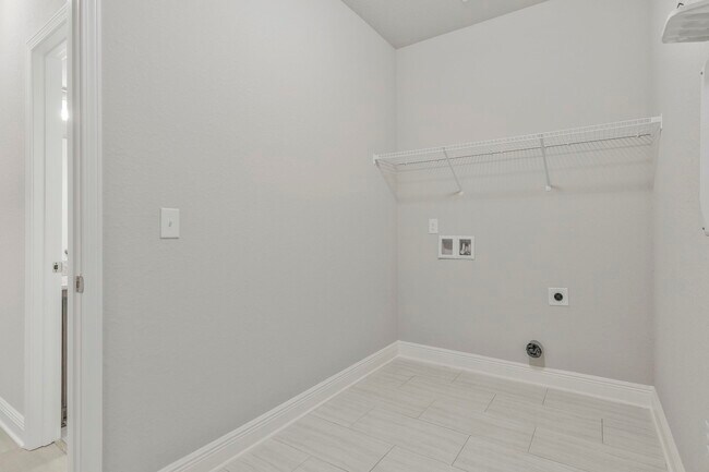 Building Photo - 5402 Parkside Dr