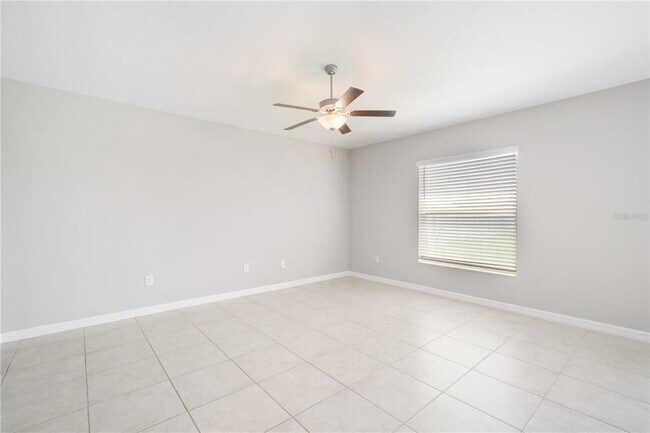 Building Photo - 10390 Scarlet Skimmer Dr