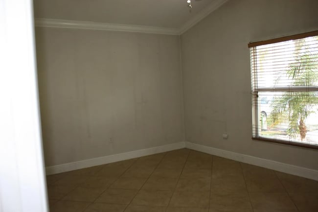 Building Photo - 4743 Clemens St