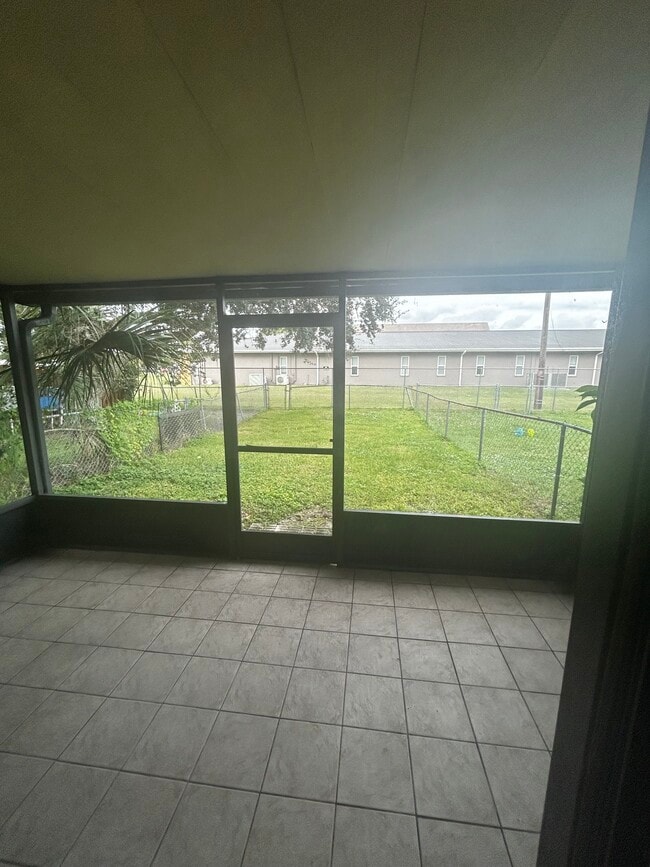 Building Photo - 16 Bogart Pl