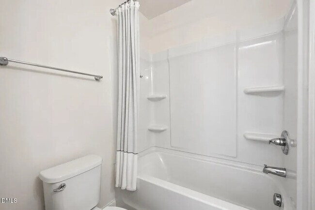 Building Photo - Lease OR Lease to Own