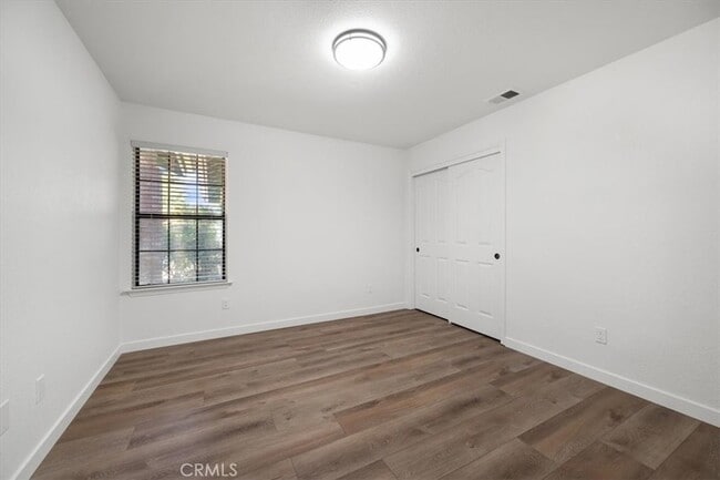 Building Photo - 836 Casals Dr