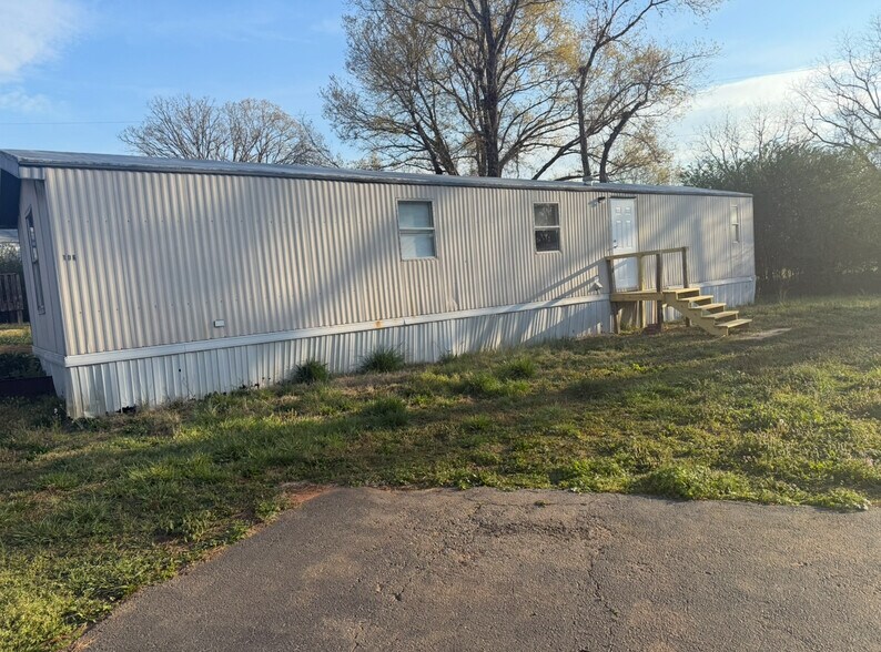 Building Photo - 112 Zelkova road