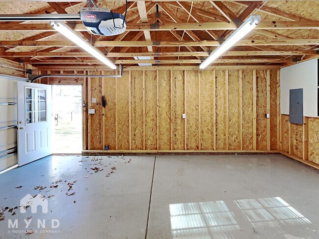 Building Photo - 7907 Red Lantern Rd