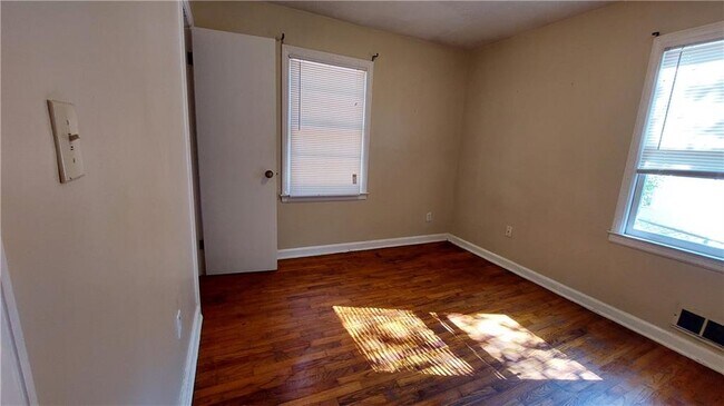 Building Photo - 6011 Blackhawk Ct SE