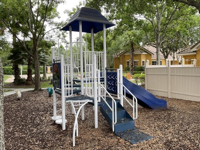 Building Photo - 8813 Villa View Cir