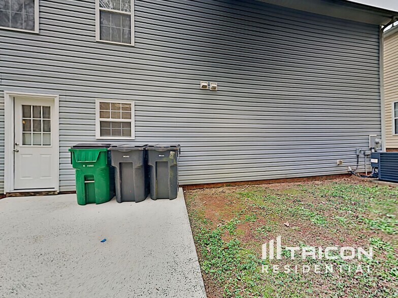 Building Photo - 4805 Canipe Dr