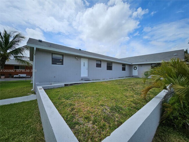 Building Photo - 4149 SW 52nd St