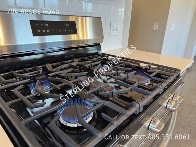 Building Photo - 704 Argos Rd