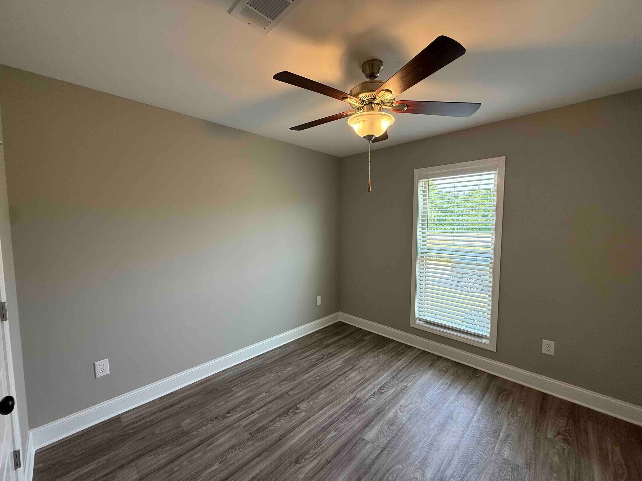 Building Photo - 573 Patrick Farms Dr