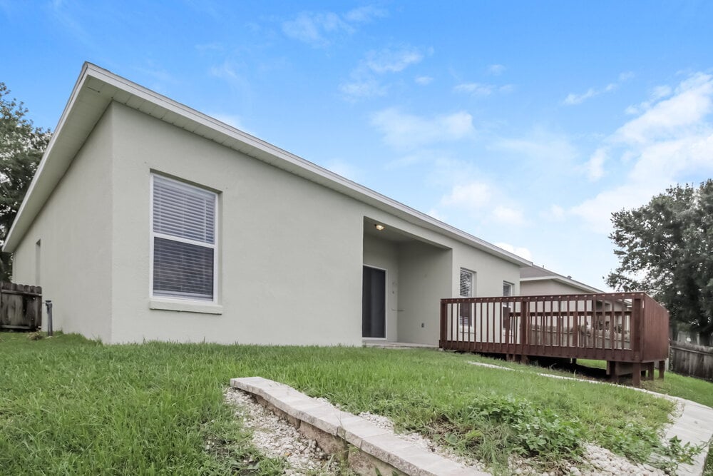 Building Photo - 4244 Waterside Pointe Cir