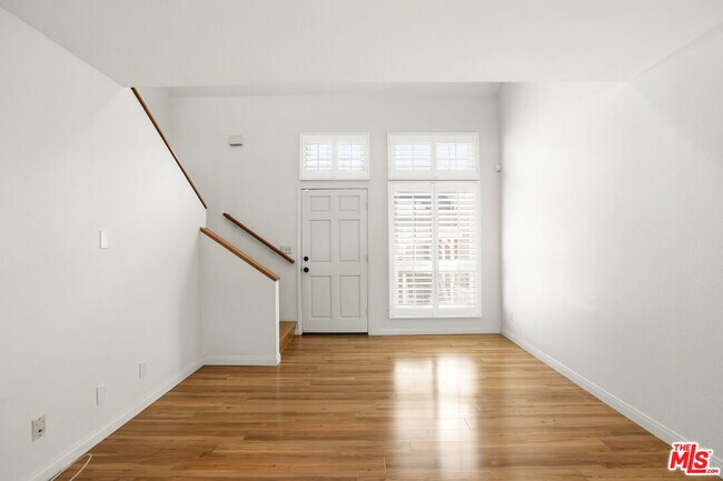 Building Photo - 249 Alpine St