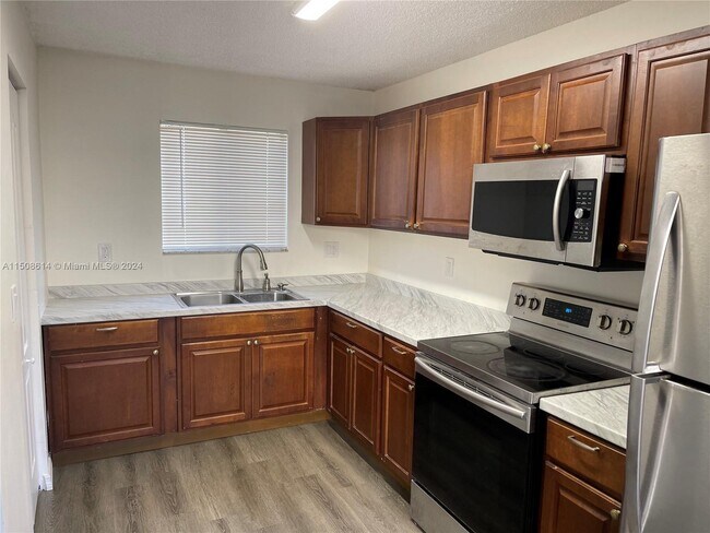 Building Photo - 11896 Sturbridge Ln
