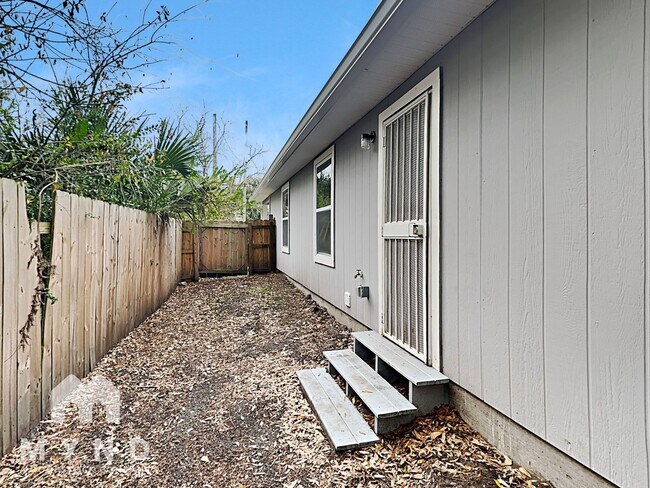 Building Photo - 3055 Dignan St