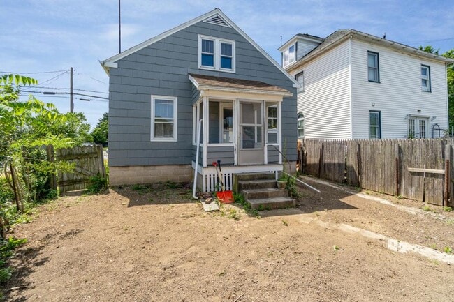Building Photo - 661 Frederick St