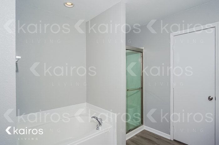 Building Photo - 3703 Avalon Lake Dr SW