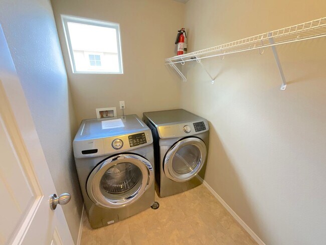 Building Photo - 4 Bedroom Home Available Near Marksheffel ...