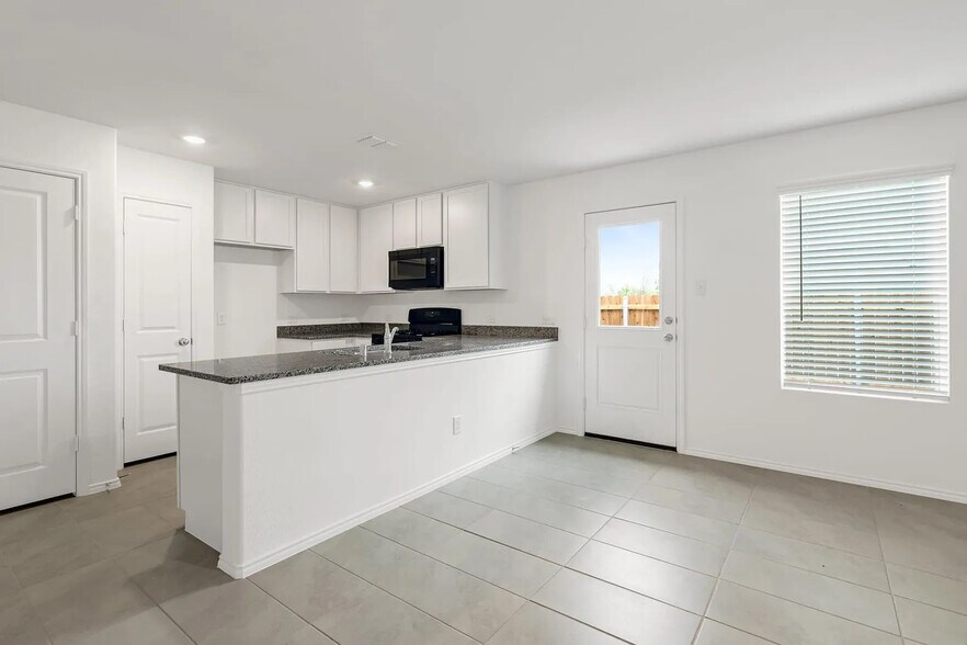 Building Photo - Room in Single Family Home on Gray Wolf Ln