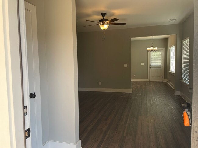 Building Photo - 3 Bedroom Home With Spacious Garage and Fenced Backyard!