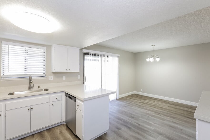 Building Photo - 3944 Grapefruit Cir