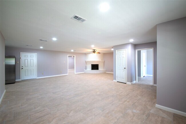 Building Photo - 1011 Twinbrooke Dr