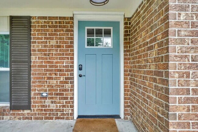 Building Photo - 302 Manden Rd