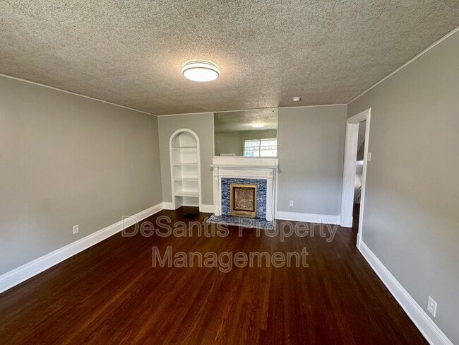 Building Photo - 227 5th Ave