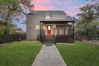 Building Photo - 1216 Rip Jay Cir