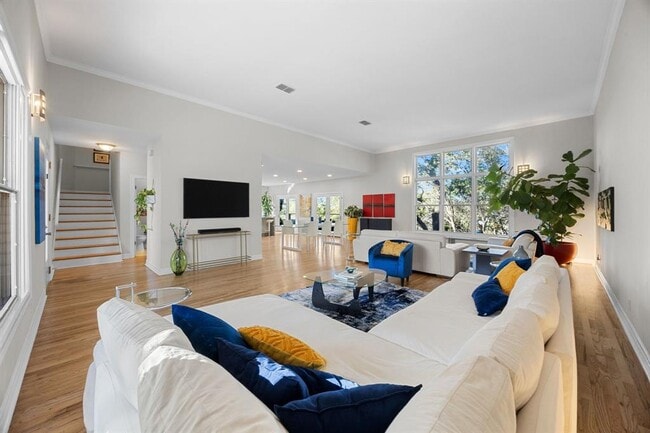 Building Photo - 5600 Blueridge Ct