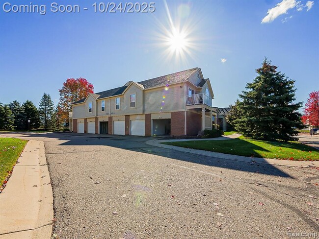 Building Photo - 8208 Chesapeake Cir