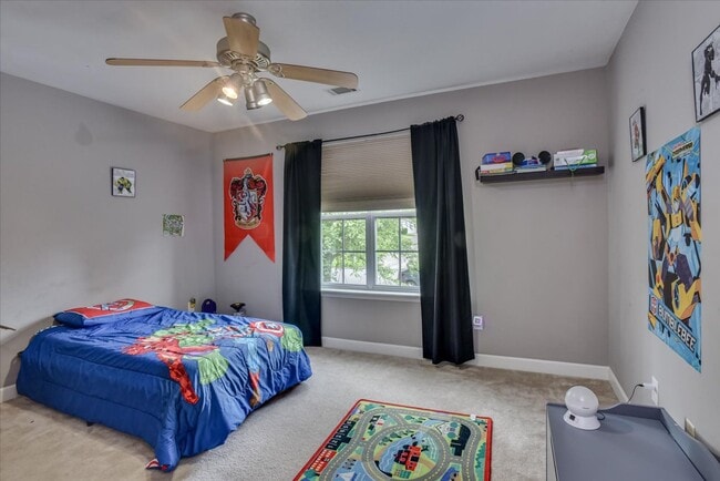 Building Photo - 5 bedroom/3.5 bathroom home in Evans with ...