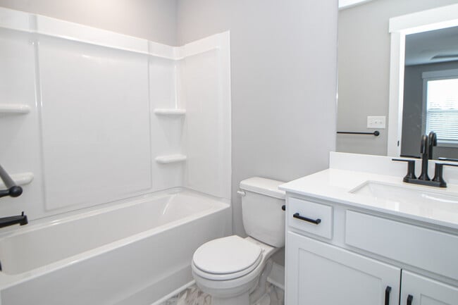 Building Photo - 1605 Jonathan Wade Cir