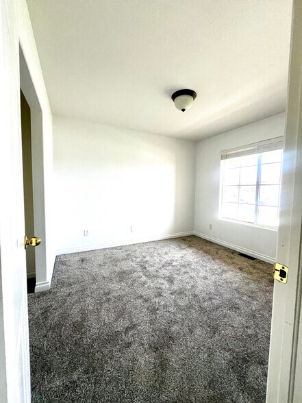 Primary Photo - 3007 45th Ave