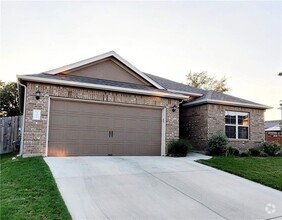 Building Photo - 300 Bright Star Ln