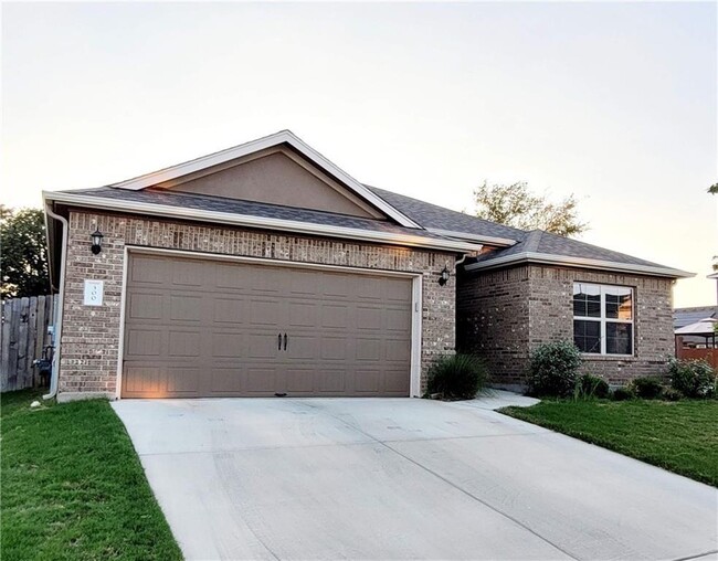 Primary Photo - 300 Bright Star Ln