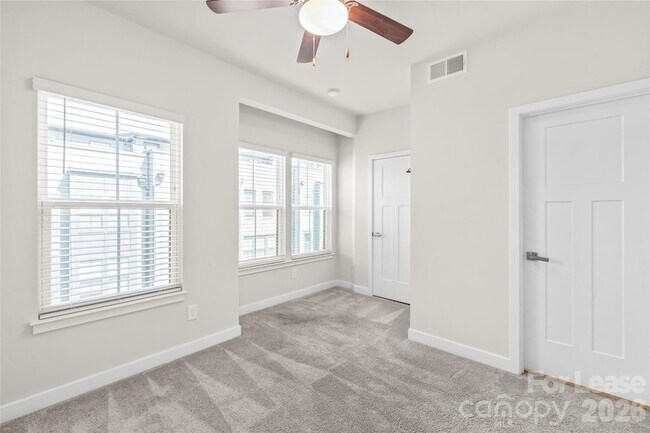 Building Photo - 135 Music Hall Wy